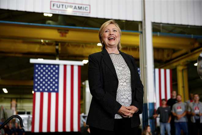 Won't Be 'Knocked Off Course' In Final Week: Clinton